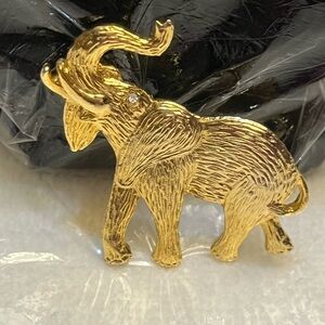#110 Gold Elephant Brooch